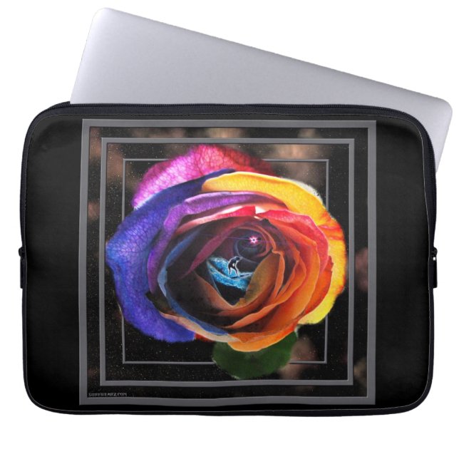 Surfen in der Regenbogen-Rose Laptopschutzhülle (Vorderseite)