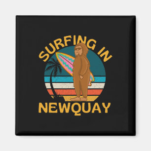 Surfen in Newquay, Bigfoot Good Vibes Surfer Stran Magnet
