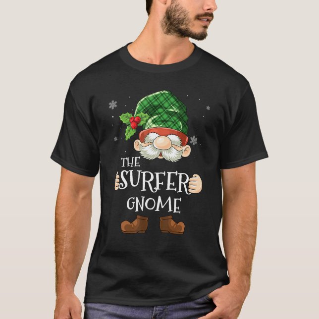 Surfer Gnome Matching Familienweihnachtsfest Party T-Shirt (Vorderseite)