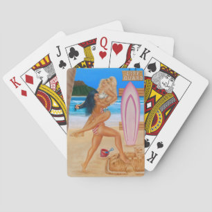 SURFER-MÄDCHEN STREITEN SICH SPIELKARTEN