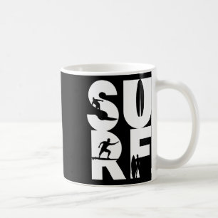 Surfer mit Surfboards in Surf Wave Rider und Idee Kaffeetasse