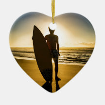 Surfer-Silhouette während des Sonnenaufgangs