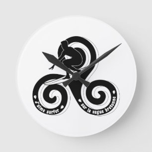 Surfer sur la vague breton (Version homme) Runde Wanduhr