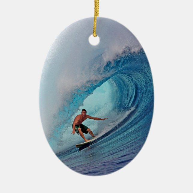 Surfer surfen eine riesige Welle. Keramik Ornament (Vorne)