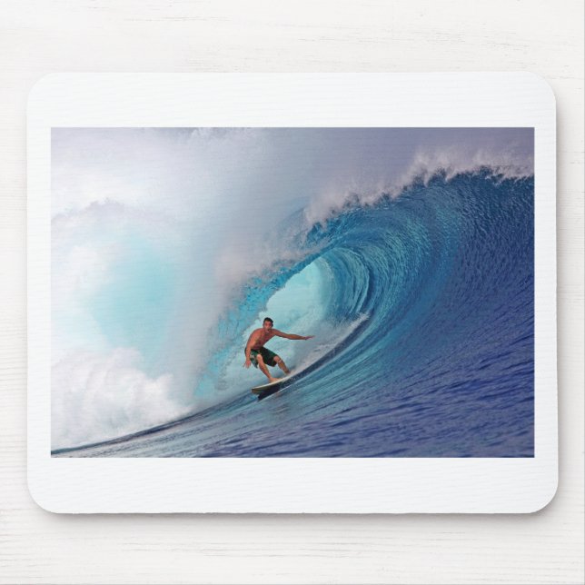 Surfer surfen eine riesige Welle. Mousepad (Vorne)