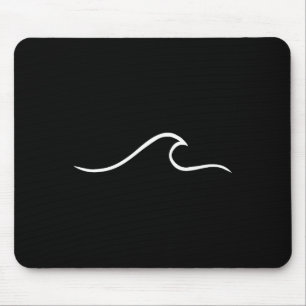 Surfer surft auf einer Welle am Strand für Surfer Mousepad