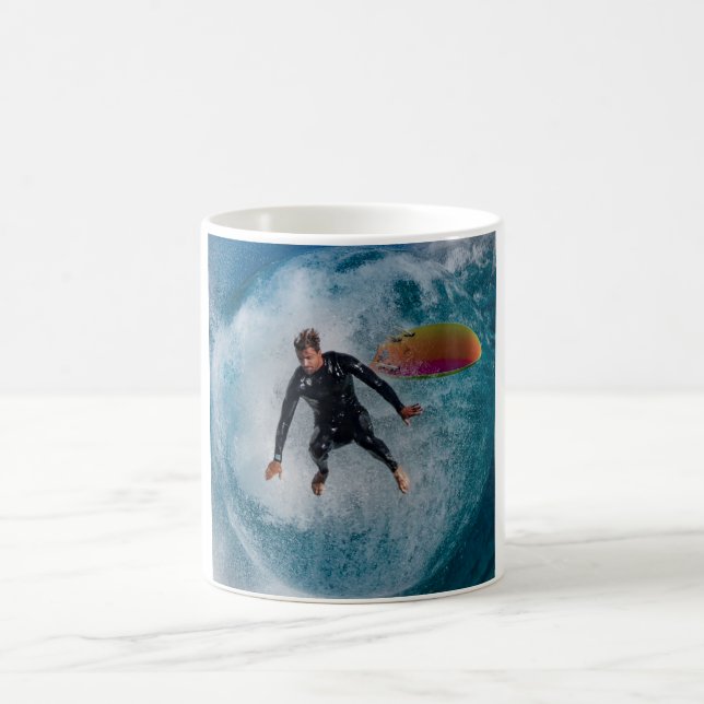 Surfer-Wipeout bei The Wedge - Tasse  (Mittel)