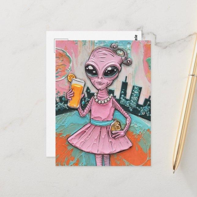 Surreal Alien Lady in Rosa mit Orangensaft Postkarte (Vorderseite/Rückseite Beispiel)