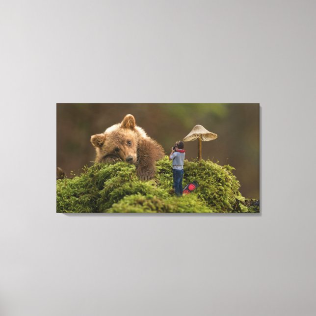 Surreal Baby Brown Bear and Boy Leinwanddruck (Vorderseite)