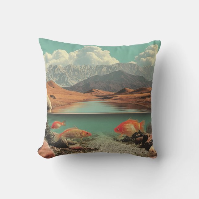 Surreal Desert and Lake with Goldfish Kissen (Vorderseite)