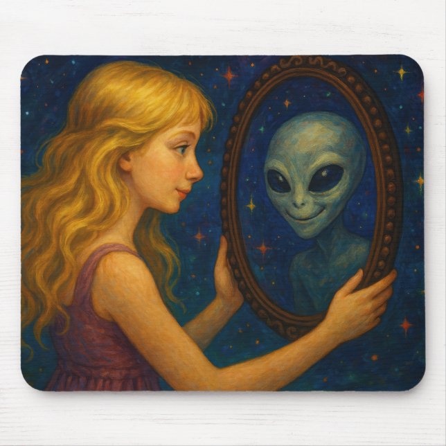 Surreal Girl Holding Mirror mit Alien Reflection Mousepad (Vorne)