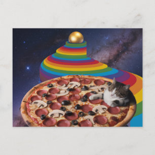 Surreal Katze Schlafen auf Pizza Postkarte