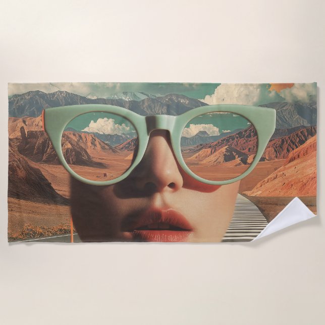 Surreal Portrait With Glasses Reflecting Desert Strandtuch (Vorderseite)