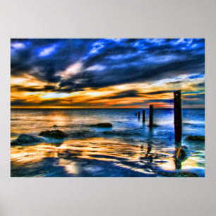 Surreal Sonnenuntergang am Abwasch-Pier Poster