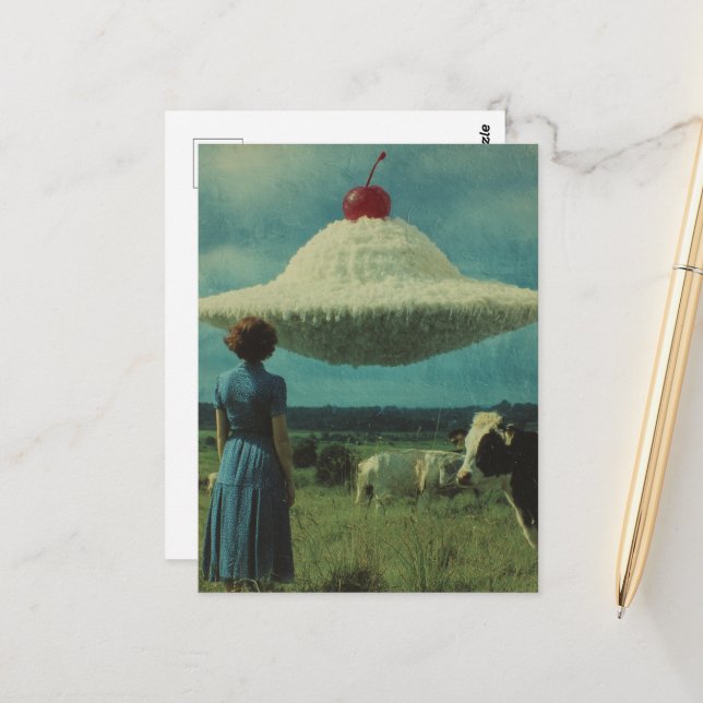Surreal Ufo in einer Milchweide Postkarte (Vorderseite/Rückseite Beispiel)