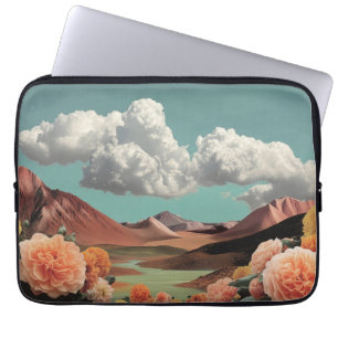 Surrealer Blumenberg mit dramatischen Wolken Laptopschutzhülle