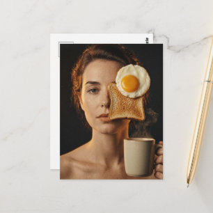 Surrealer Frühstückstoast Frau mit Ei und Kaffee  Postkarte