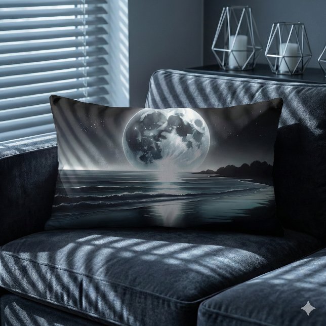 Surrealer Monsun über ruhiger Meeresküste Lendenkissen (Surreal Moonrise Over Tranquil Ocean Shore Lumbar Pillow Mockup B)
