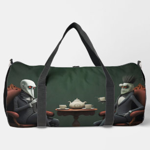 Surrealer Teetime auf der seltsamen Seite. 13 Duffle Bag