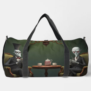 Surrealer Teetime auf der seltsamen Seite. 19 Duffle Bag