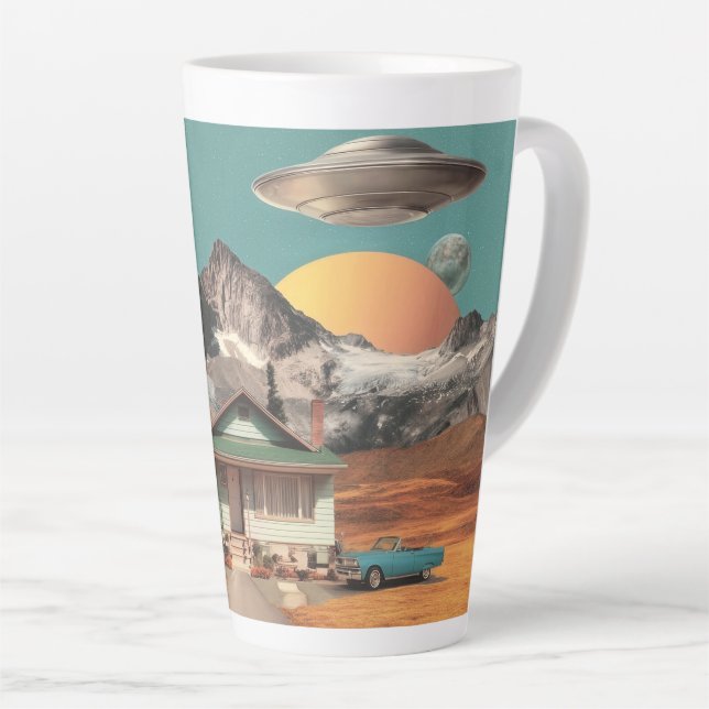 Surrealer UFO über rustikalem Haus Milchtasse (Rechte Ecke)