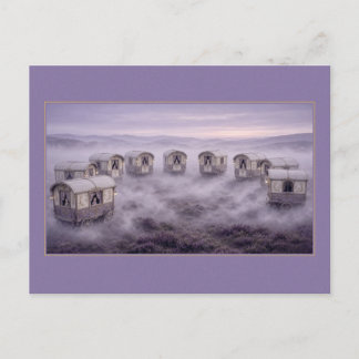 Surrealer Zirkusträume Lavendel Karawane Postkarte