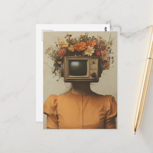 Surrealist Woman with TV head and flowers  Postkarte (Vorderseite/Rückseite Beispiel)