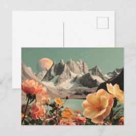 Surrealistische Berglandschaft mit blühenden Blume Postkarte