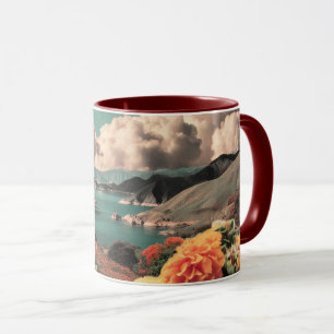 Surrealistische Berglandschaft mit Planeten und Wo Tasse