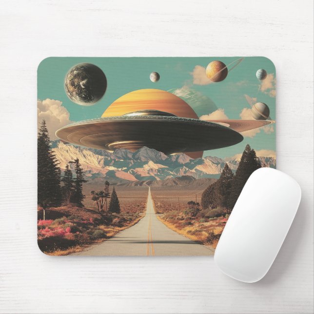 Surrealistische Landschaft mit Straße, UFO und Sat Mousepad (Mit Mouse)