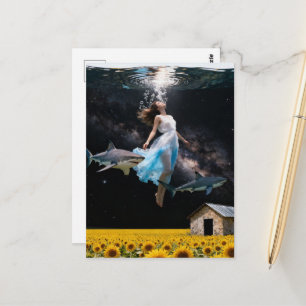 Surrealistisches Schwimmen mit Haien in der Prärie Postkarte
