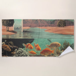Surrealistisches Tor in der Wüste mit Unterwasser Strandtuch
