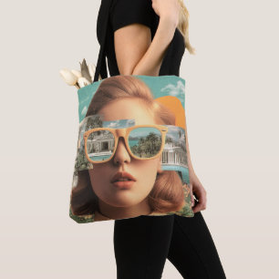 Surrealistisches weibliches Porträt mit retro Sonn