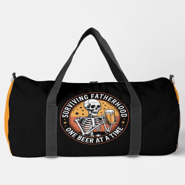 Surviving Fatherhood One Beer At Time Duffle Bag (Vorderseite)