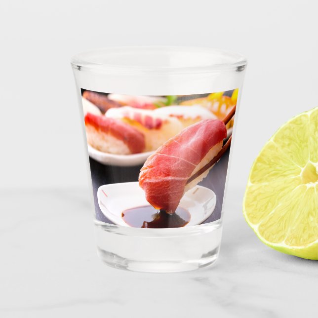 Sushi Moment Wine Glass - Soy Sauce Dip Scene Schnapsglas (Vorderseite)