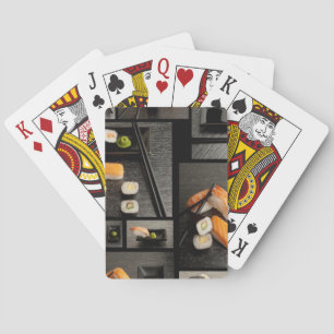 Sushisammlung auf schwarzem Hintergrund Spielkarten