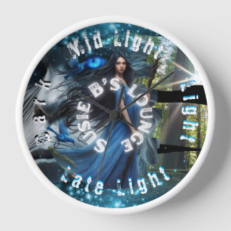 Susie B's Lounge Clock Uhr