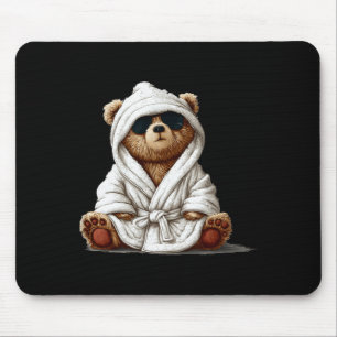 Süß aussehender Teddybär im Bademantel für Erwachs Mousepad