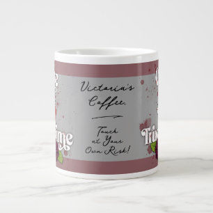 Süß & ich ❤️ True Crime.–Personalisierter Name Jumbo-Tasse