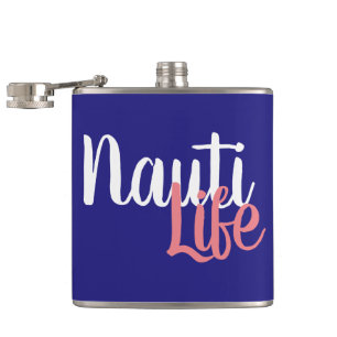 süß, nautisch NAUTI LEBEN Schrift auf marineblau Flachmann