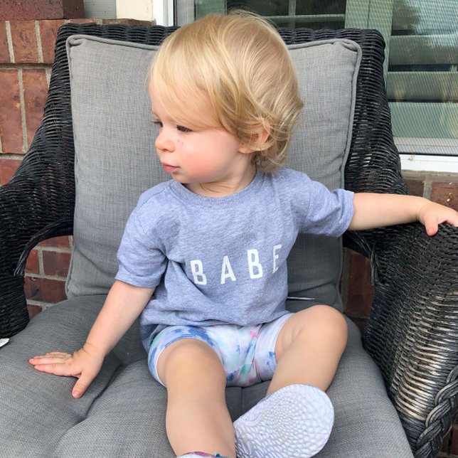 Süß und einfach "Babe" Baby T-shirt (Von Creator hochgeladen)