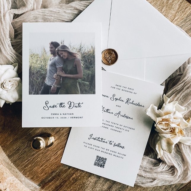 Süß und Whimsical | Foto und QR-Code Save The Date (An elegant and whimsical save the date card with your photo and a scannable QR code)