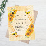 Süße 16 Party Gelbe Sonnenblumen Sommerinklusiv Postkarte<br><div class="desc">Elegante, lustige, süße 16., 16. Geburtstagssommer Party Einladung. Gelber, weißer Hintergrund mit Wabenmuster. Mit einem Imitat goldener geometrischer Rahmen. Gelbe und orangefarbene Sonnenblumen und glückliche Hummeln. Der Name ist mit einem modernen handgeschriebenen Stilskript geschrieben. Schwarze Buchstaben. Ideal für ein sommerliches Tee-Party im Garten, im Garten. Zurück: gelbes, weißes Wabenmuster und...</div>