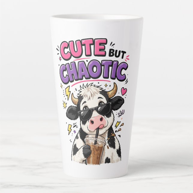 Süße aber chaotische Kuh mit Eiskaffee Milchtasse (Vorderseite)