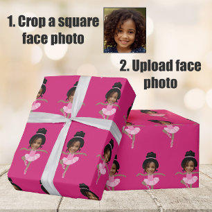 Süße afroamerikanische Ballerina mit individuellem Geschenkpapier