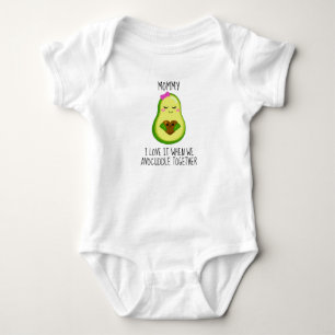 Süße Avocado. Ich liebe es, wenn wir Avocuddle-Mam Baby Strampler