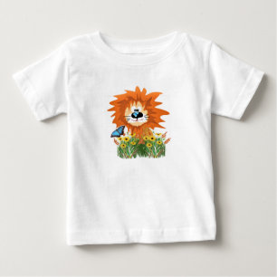 Süße Cartoon-Löwe in einem Blumengarten  Baby T-shirt
