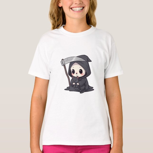 Süße Chibi-Gestalt des Sensenmannes sitzt mit Kind T-Shirt (Vorderseite)