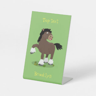 Süße Clydesdale-Zugpferd-Comic-Illustration Sockelschild