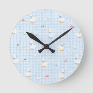 Süße Ente und blaue Gingham-Muster-Wanduhr Runde Wanduhr